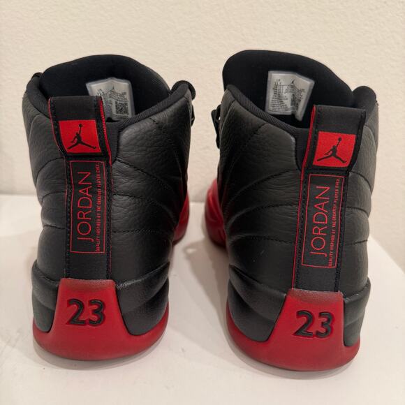 Athletic_Shoes